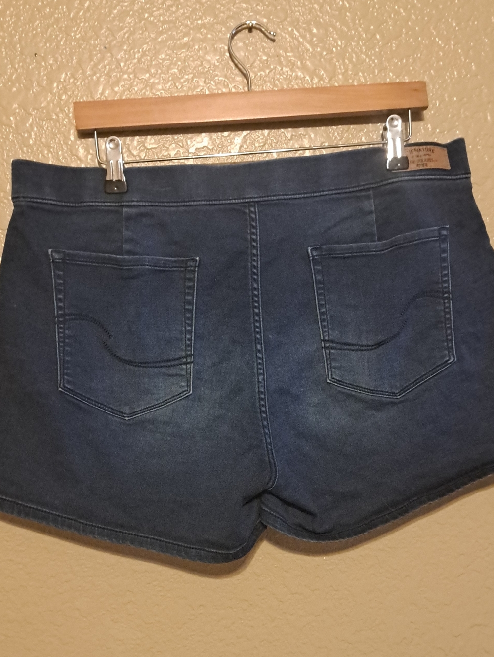 Signature by Levi Strauss Dark Blue Women's Drawstring Lounge Shorts. Size 16. - Picture 4 of 10